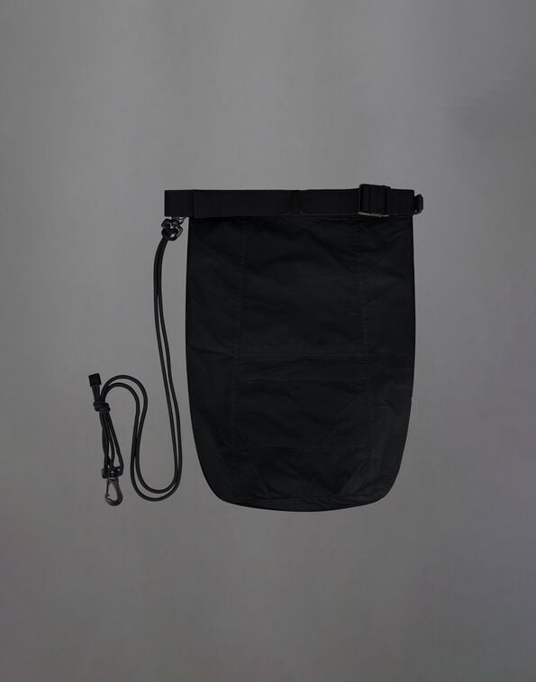 Herno LAMINAR SOLID WOVEN BAG Black BAG0007XL128519300